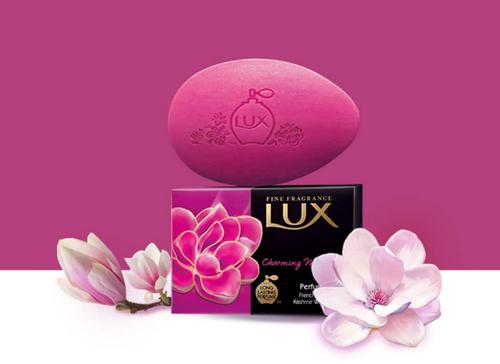 LUX Charming Magnolia Perfumed Bar French Magnolia & Kashmir Wood Scent 1Pcs (75g) LUX